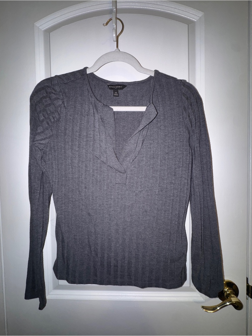 Banana Republic Gray Ribbed Long Sleeve V-Neck Top